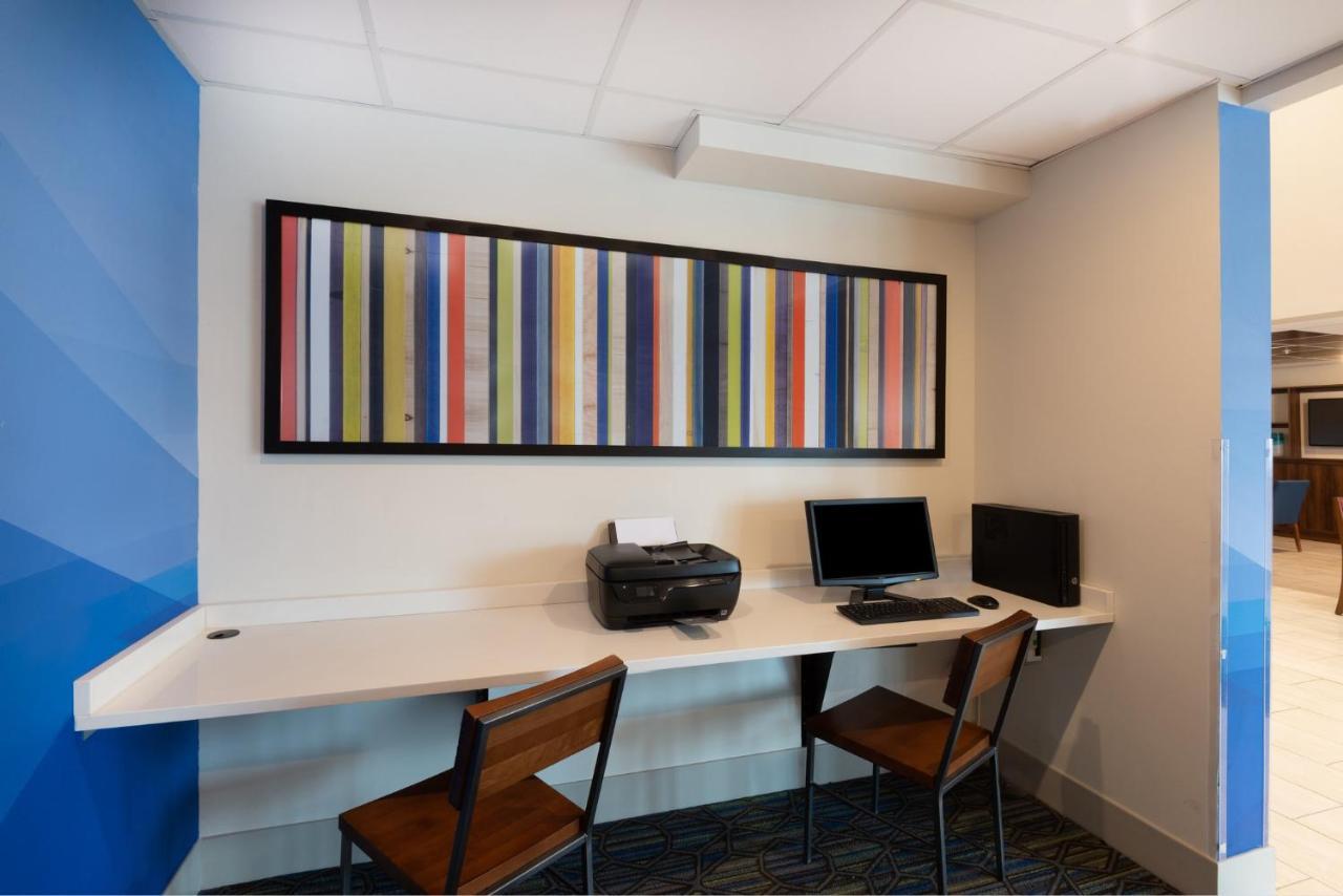 Holiday Inn Express Vermilion By Ihg Exterior foto