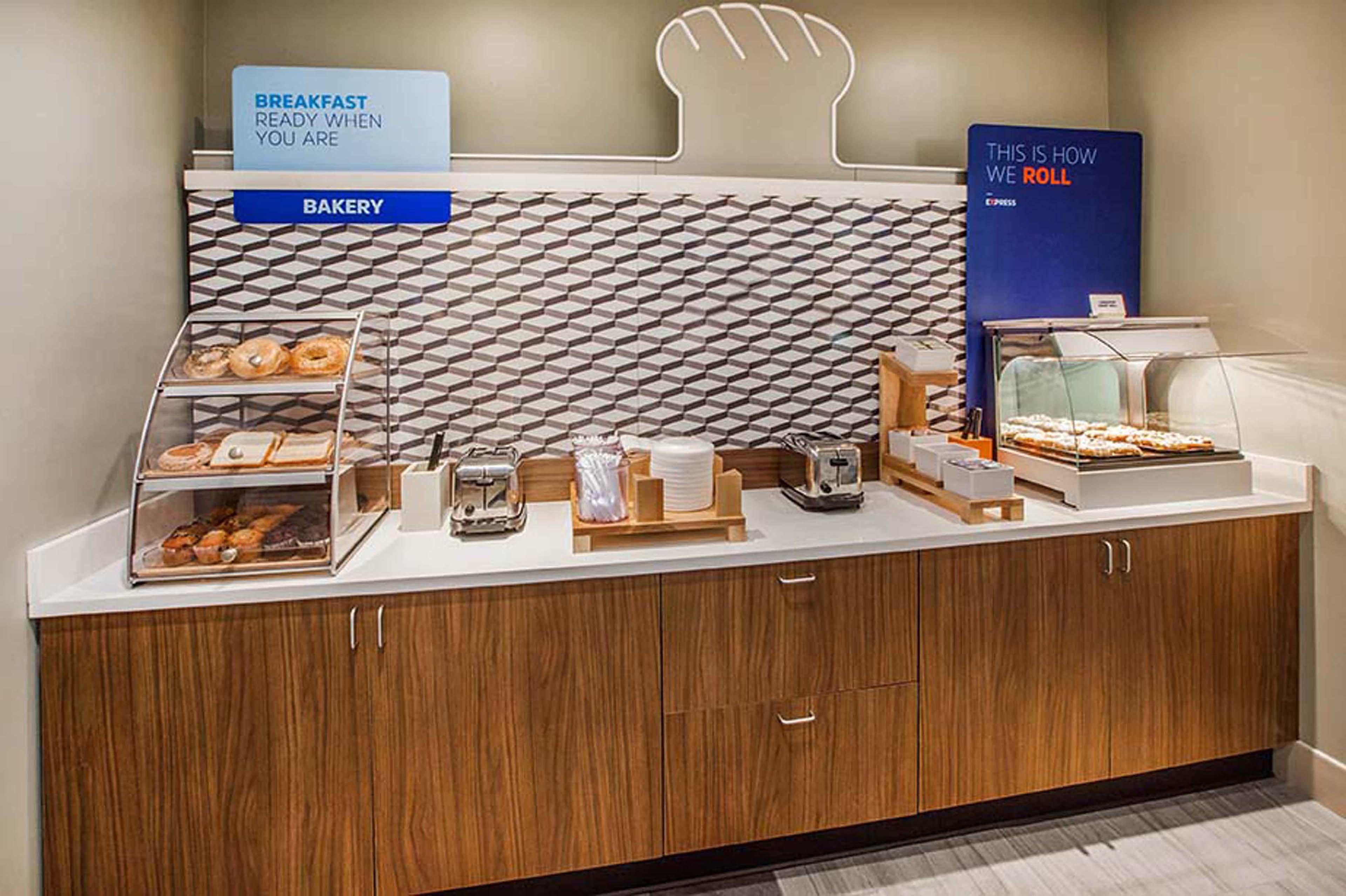 Holiday Inn Express Vermilion By Ihg Exterior foto